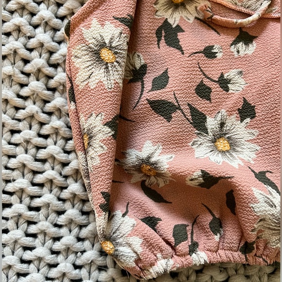 Show me Your Mumu Floral Daisy Duke Off the Shoulder Crop Top - Picture 7 of 9